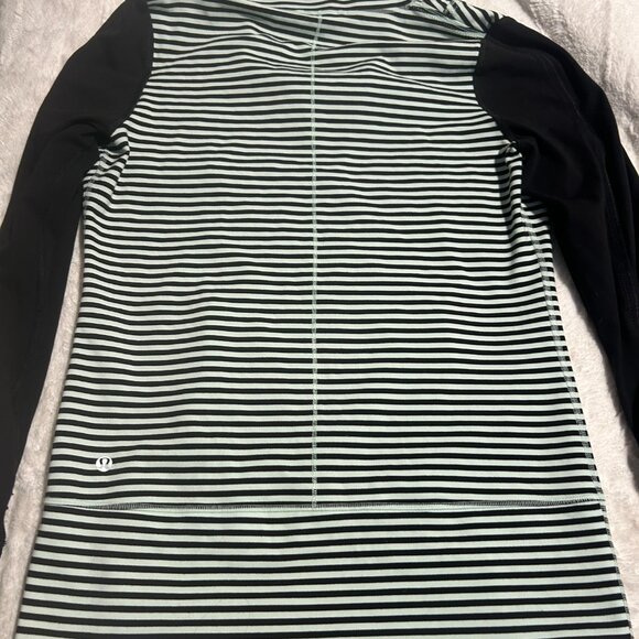 Lululemon Daily Yoga Jacket classic Stripe Mint Moment Size 8 - Picture 5 of 5
